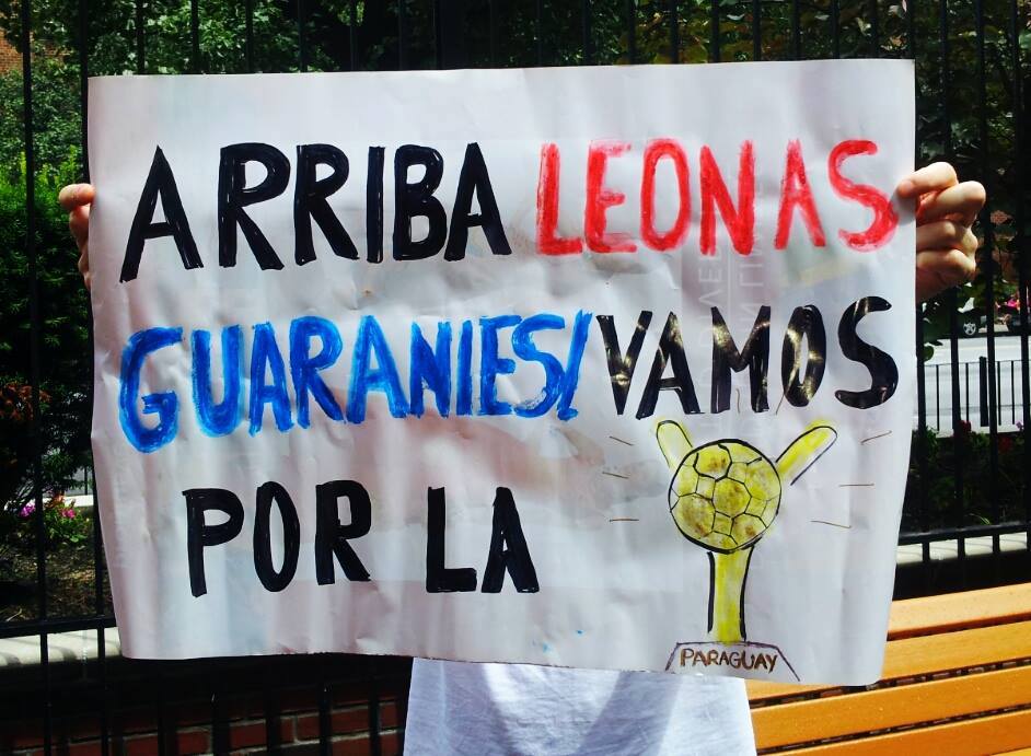 El cartel para apoyar a las paraguayas. 