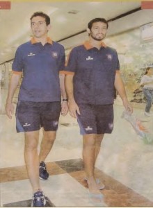 Danilo, justo con Diego, y la camiseta de Cerro.